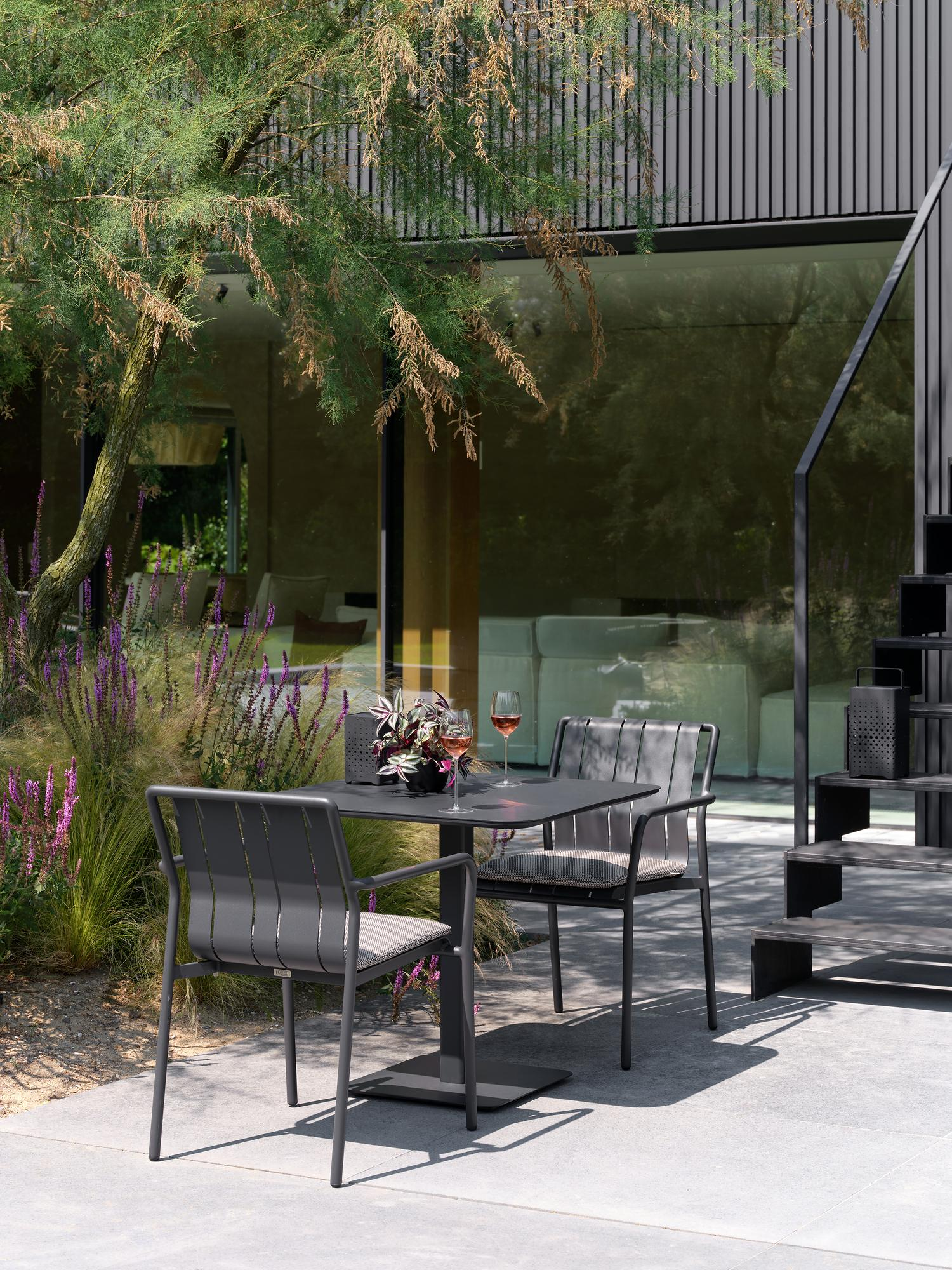 Bolito tuinstoel in zwart aluminium