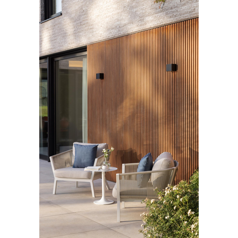 Cordoba loungestoel in wit aluminium en beige verticaal geweven ronde rope met rustic weather+ softtouch kussen