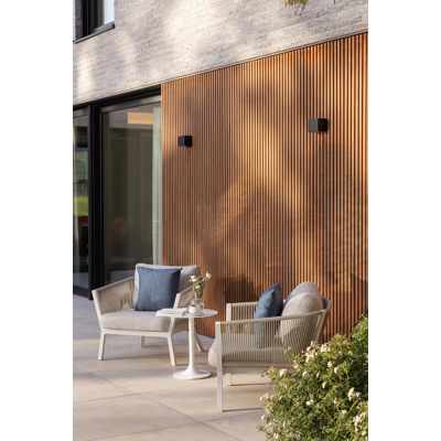 Cordoba loungestoel in wit aluminium en beige verticaal geweven ronde rope met rustic weather+ softtouch kussen