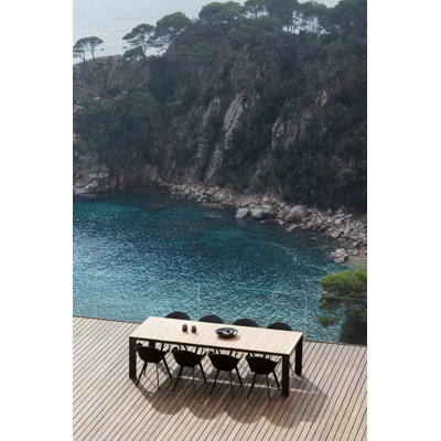 Table de jardin Como en aluminium noir avec plateau de table en teck - L 280 x l 110 cm