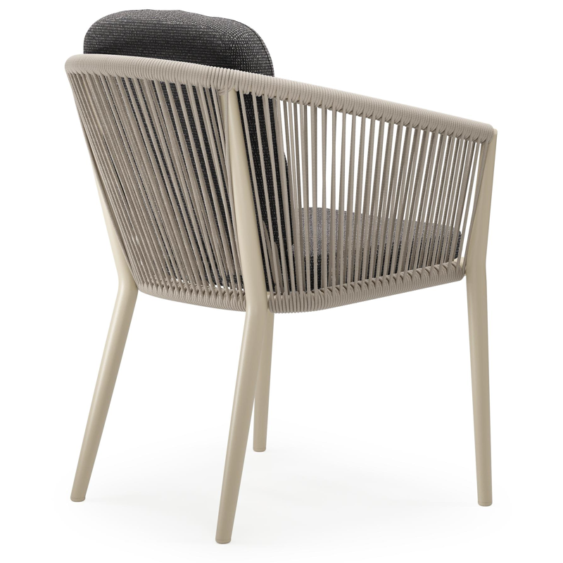 Orso tuinstoel in beige aluminium en beige verticaal geweven ronde rope met luxe zitkussen in All Weather Solica Firenze Tunder