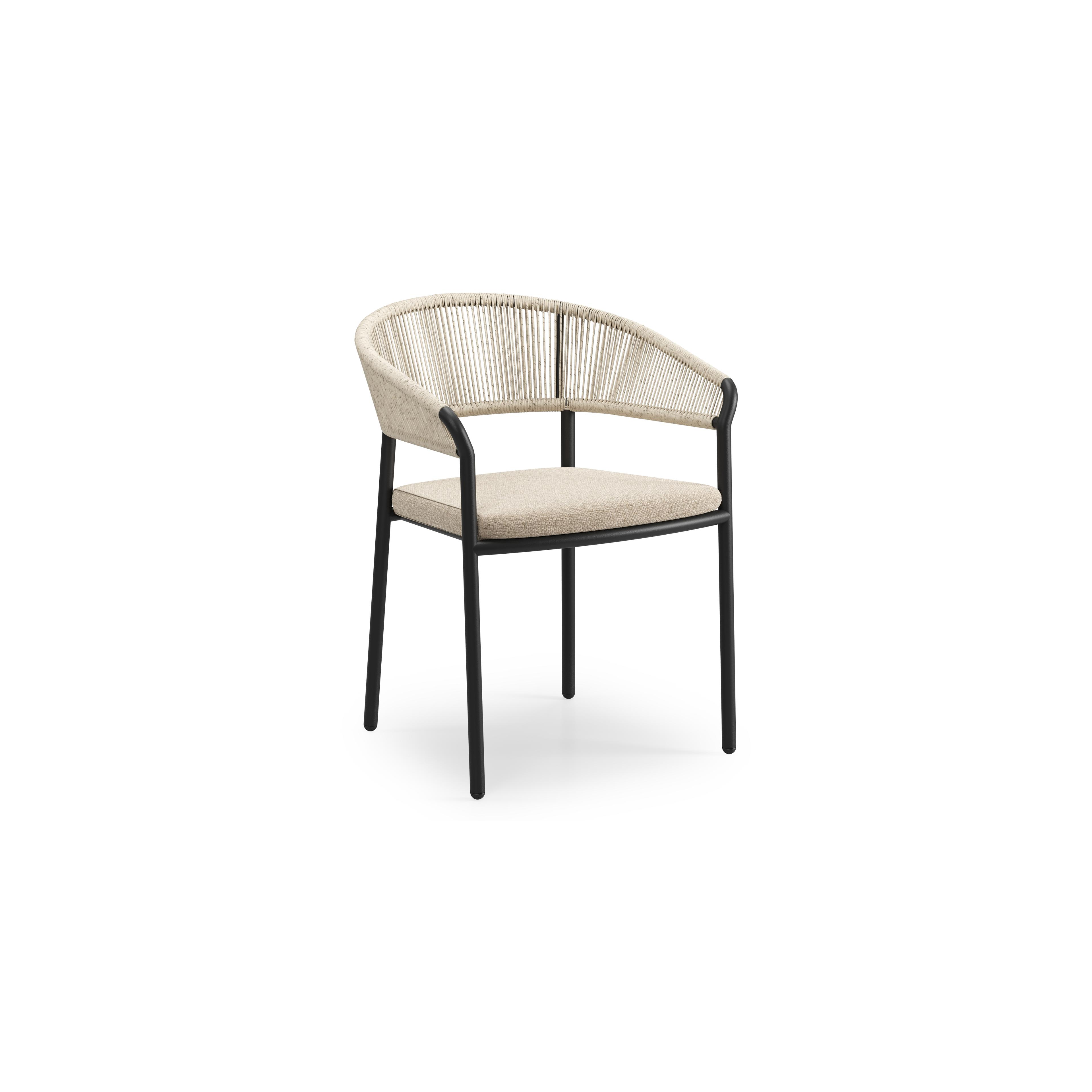 Zamora tuinstoel in zwart aluminium en beige gedraaide ronde wicker met rustic Weather+ Softtouch kussen