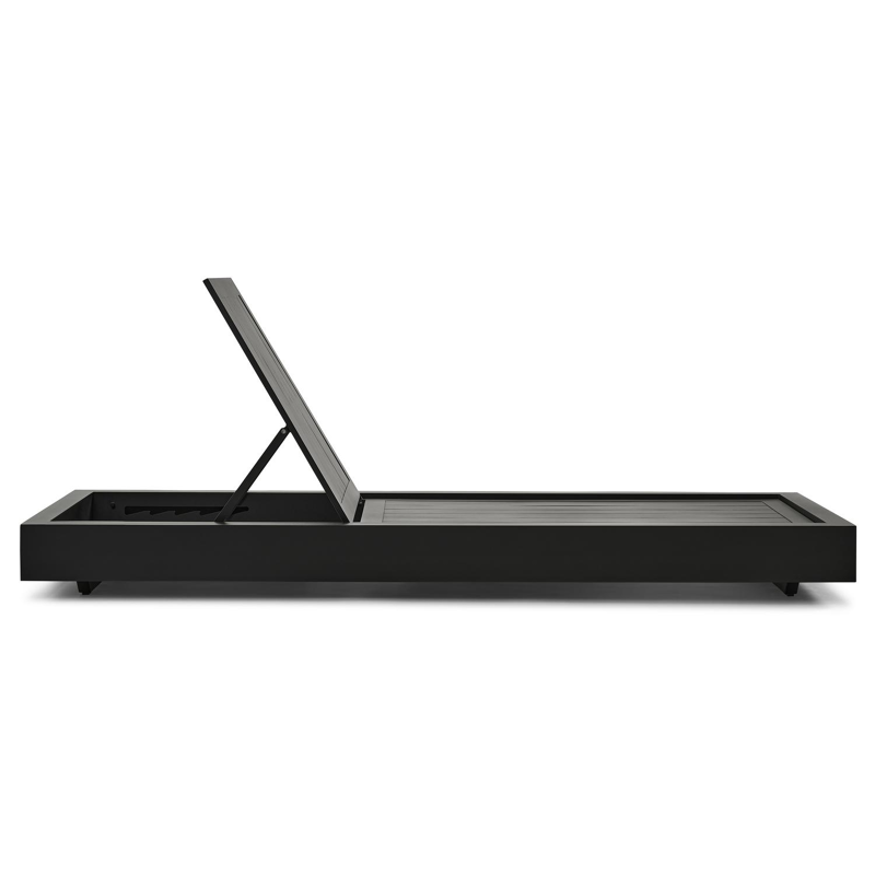 Como verstelbaar ligbed in zwart aluminium met natte sooty all weather Sunbrella® luxe kussen