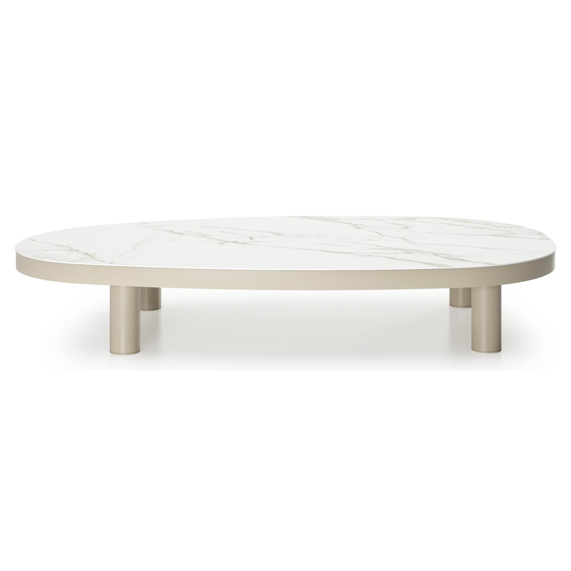 Table de basse Donato organique en aluminium beige et céramique pleine Calacatta - Lg. 151 x Lrg. 90 x Haut. 24.5 cm