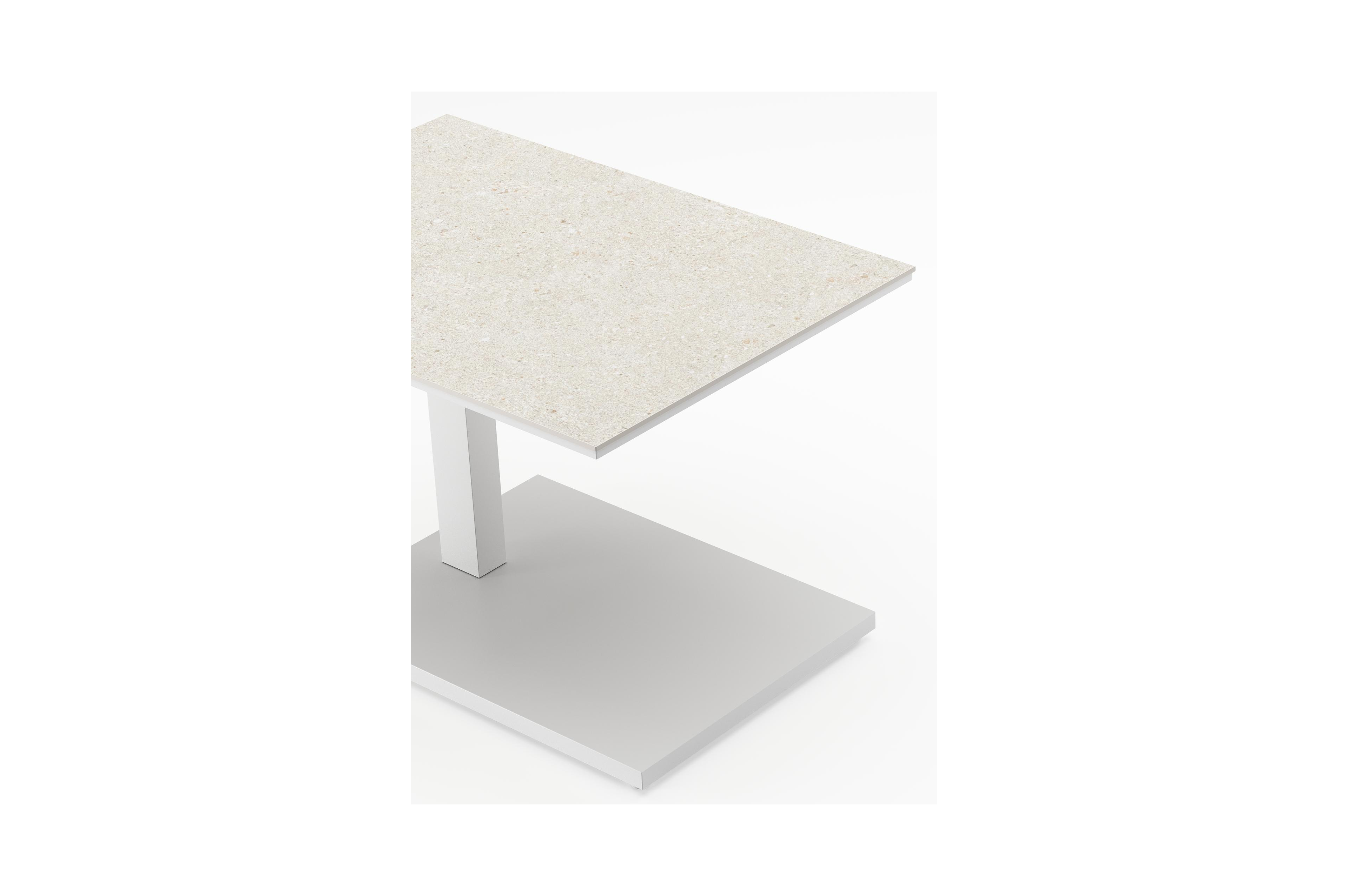 Cirello Pop up loungetafel in wit aluminium en beige volkeramiek - L 70 x B 50 x H 44/66 cm