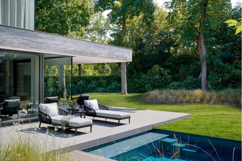 Enna bijzettafels in zwart aluminium - tafel 1: Dia. 44 x H 46 cm, tafel 2: Dia. 52 x H 52 cm