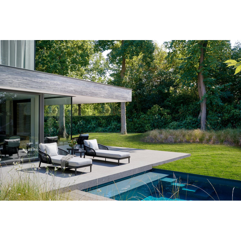 Enna bijzettafels in zwart aluminium - tafel 1: Dia. 44 x H 46 cm, tafel 2: Dia. 52 x H 52 cm