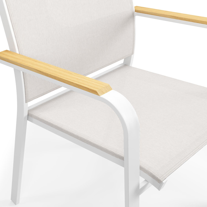 Amalfi tuinstoel in wit aluminium en beige single textilene en teak armleuning