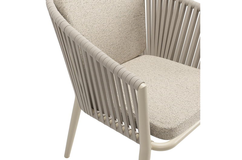 Orso tuinstoel in beige aluminium en beige verticaal geweven vlakke rope met Marbella Beige All Weather Cosytica kussen