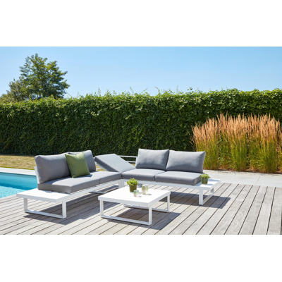 Serado loungehoek in wit aluminium met grijs polyester kussens en loungetafel