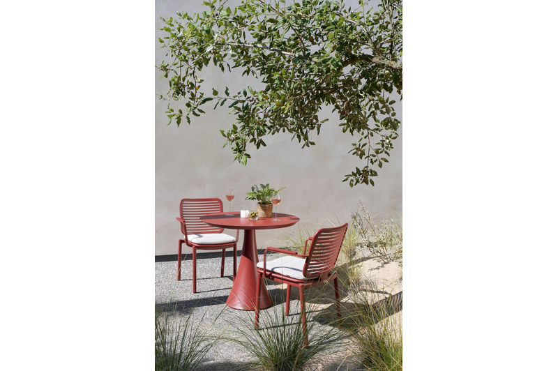 Fano tuinstoel in ruby aluminium