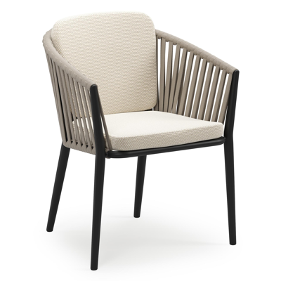 Orso stapelbare tuinstoel in zwart aluminium en beige verticaal geweven luxe vlakke brede rope met stoelkussen in All Weather Cosytica Althea Off White