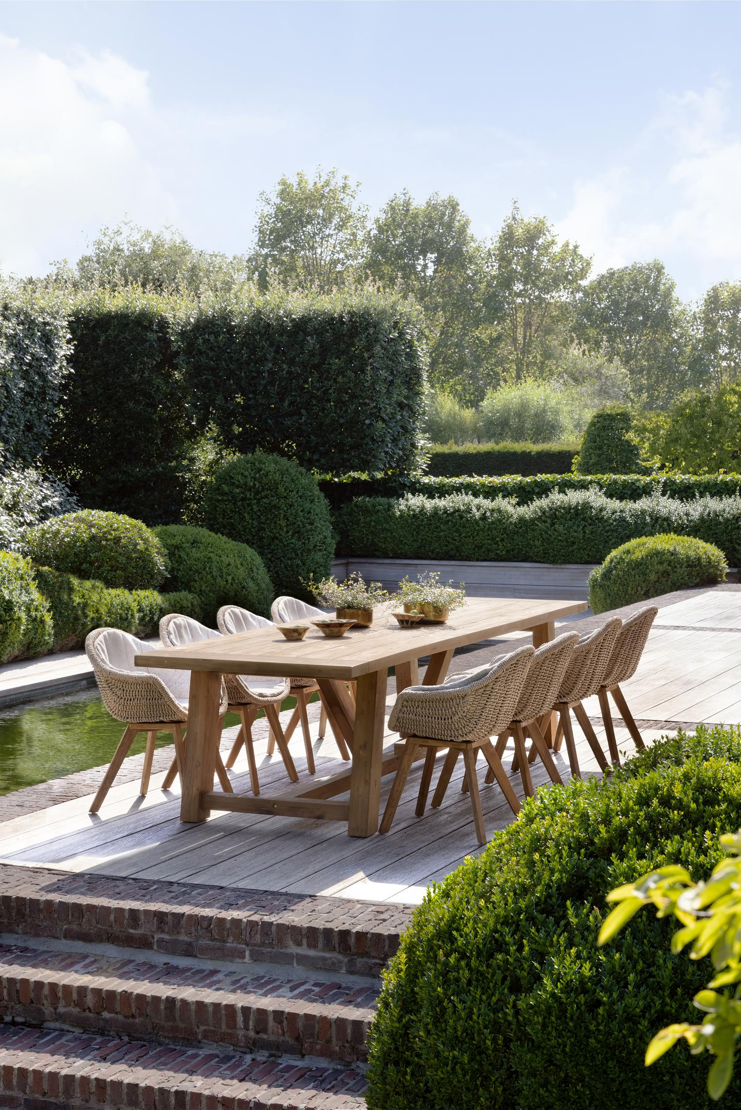 Beauville tuintafel in gerecycleerde teak - L 330 x B 100 x H 76 cm