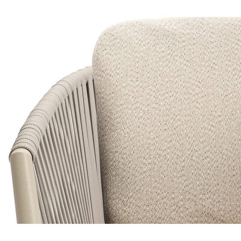 Chaise de jardin Orso en aluminium beige et corde plate tissée verticalement beige avec coussin luxe en All Weather Sunbrella® Luxe Lopi Sand