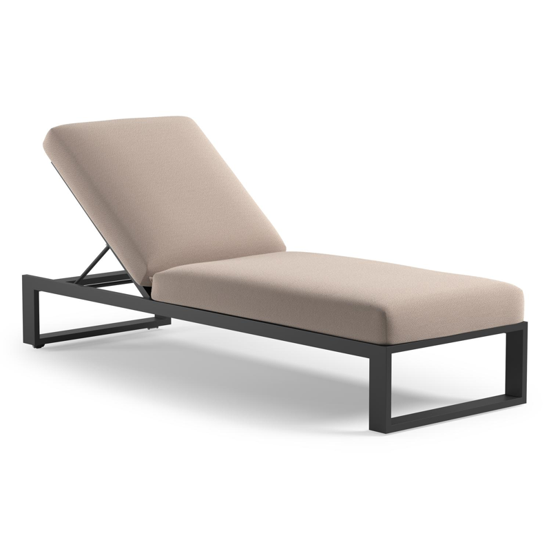 Verato verstelbaar ligbed in zwart aluminium met wander pilat all weather Sunbrella® luxe kussen