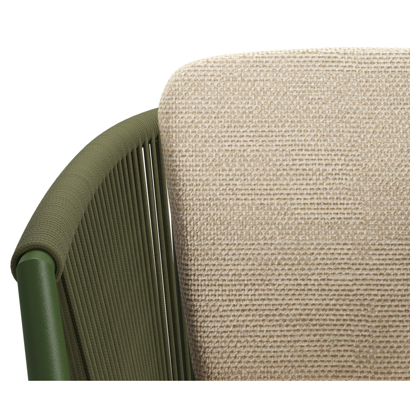 Orso tuinstoel in groen aluminium en groen verticaal geweven ronde rope met zitkussen in All Weather Cosytica Althea Camel
