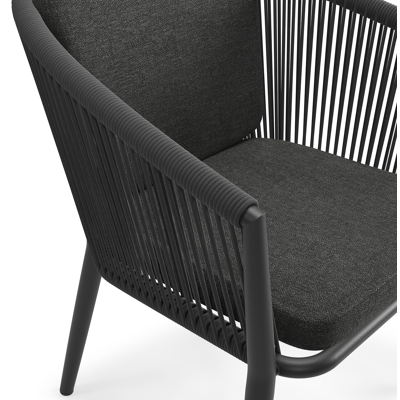 Orso tuinstoel in zwart aluminium en zwart verticaal geweven rope met kussen in chartres sooty all weather sunbrella® luxe