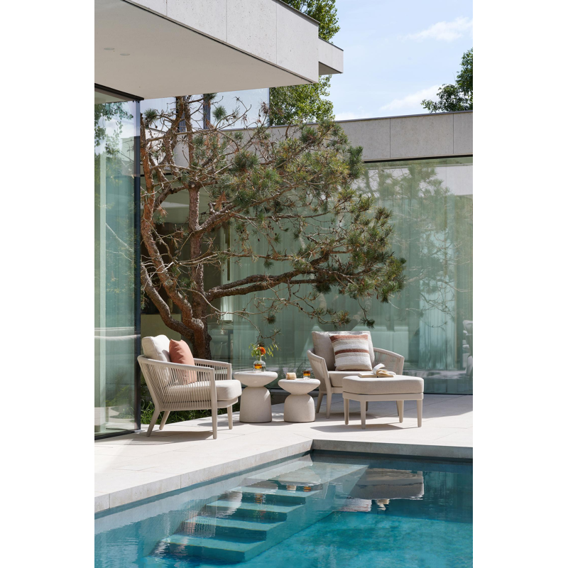 Orso poef in beige aluminium met Heritage Rust all weather sunbrella® luxe kussen