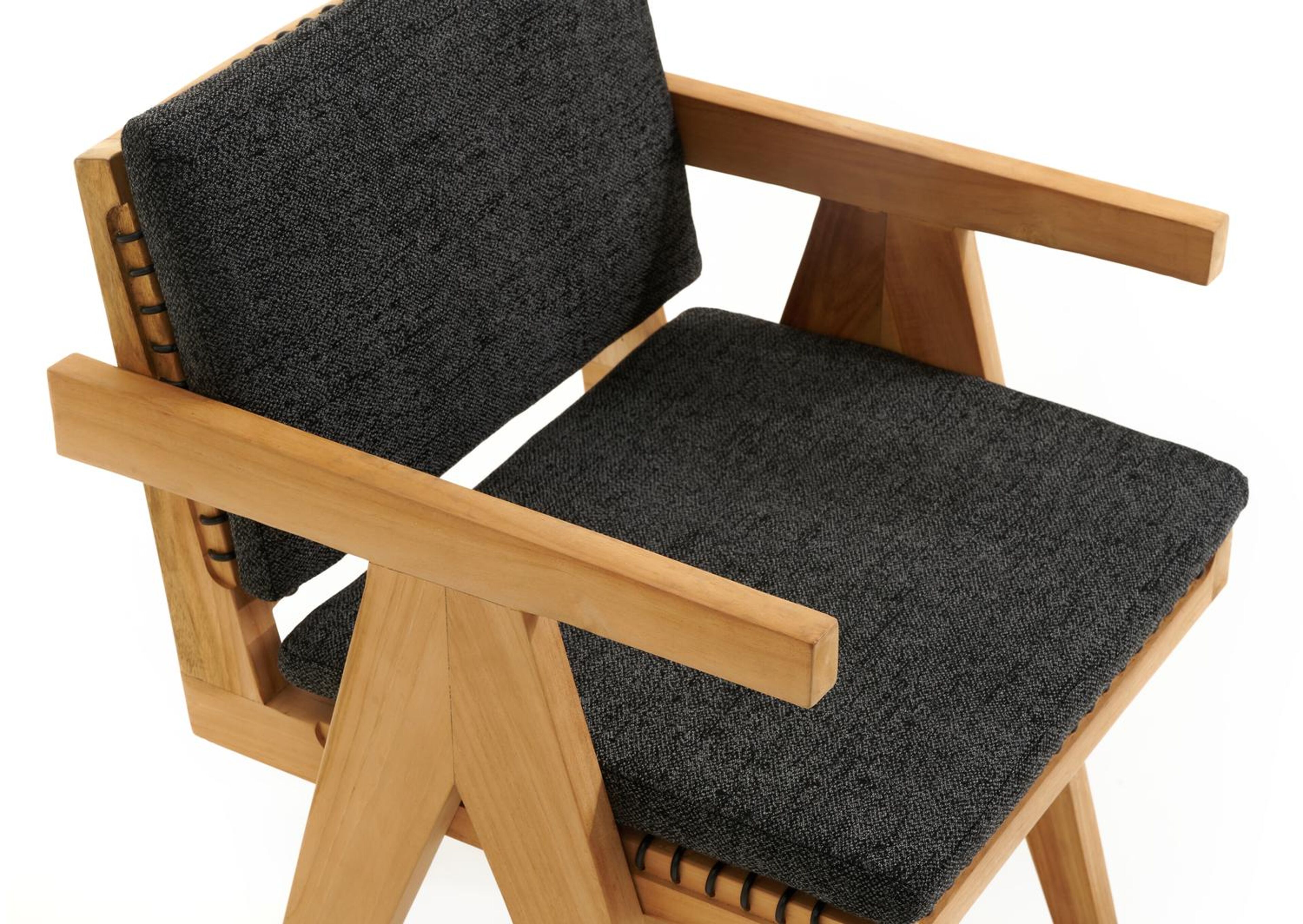 Chaise de jardin Trentino en teck et résine tressée ronde naturel avec coussin en chartres sooty all weather sunbrella® luxe