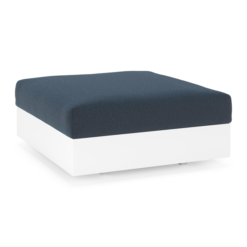 Como poef in wit aluminium met heritage indigo all weather sunbrella® luxe kussen