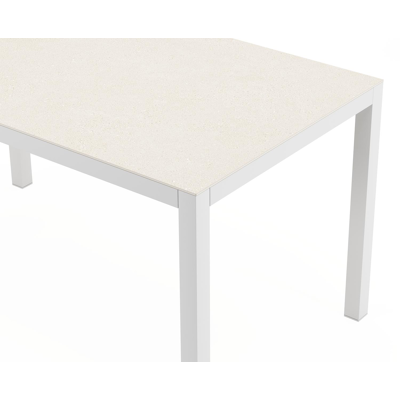 Feltro tuinset in wit aluminium en sintered stone Crema minerale met 2 Calobra tuinstoelen