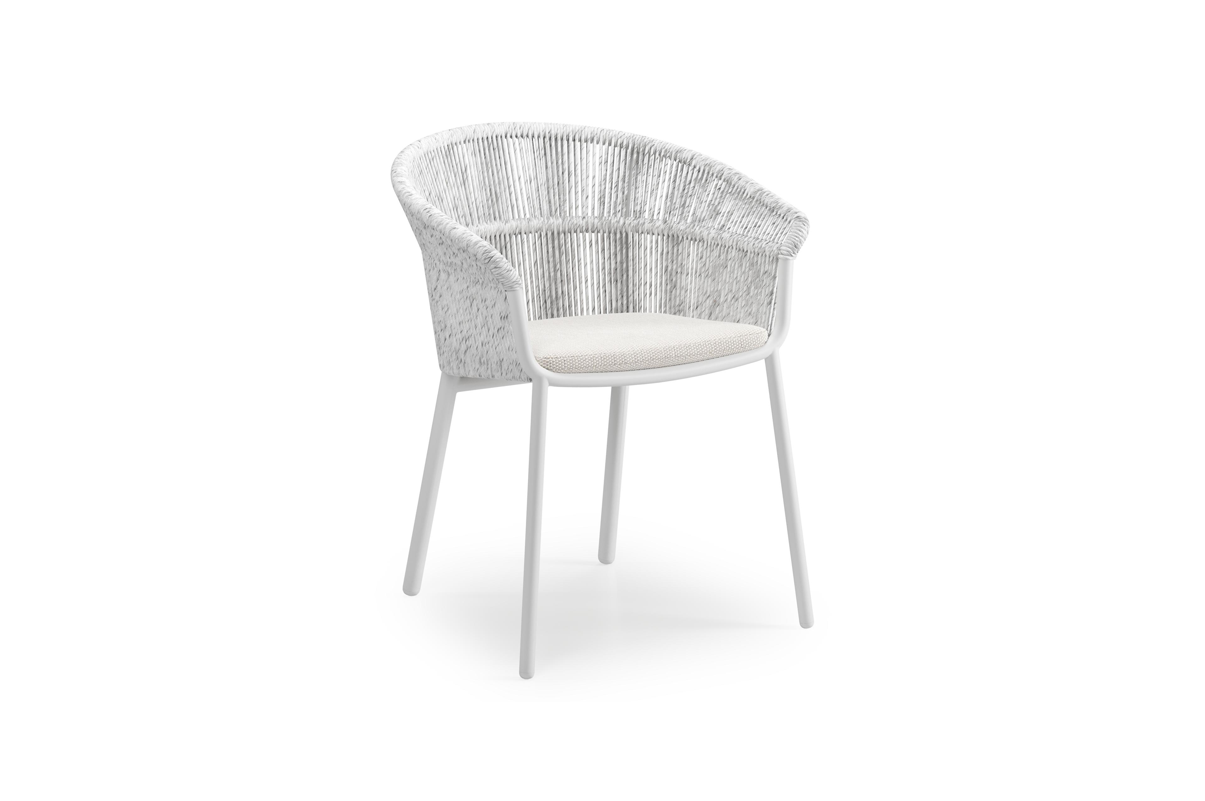 Feltro vierkante tuinset in wit aluminium en teak natural finish met 4 Matera tuinstoelen