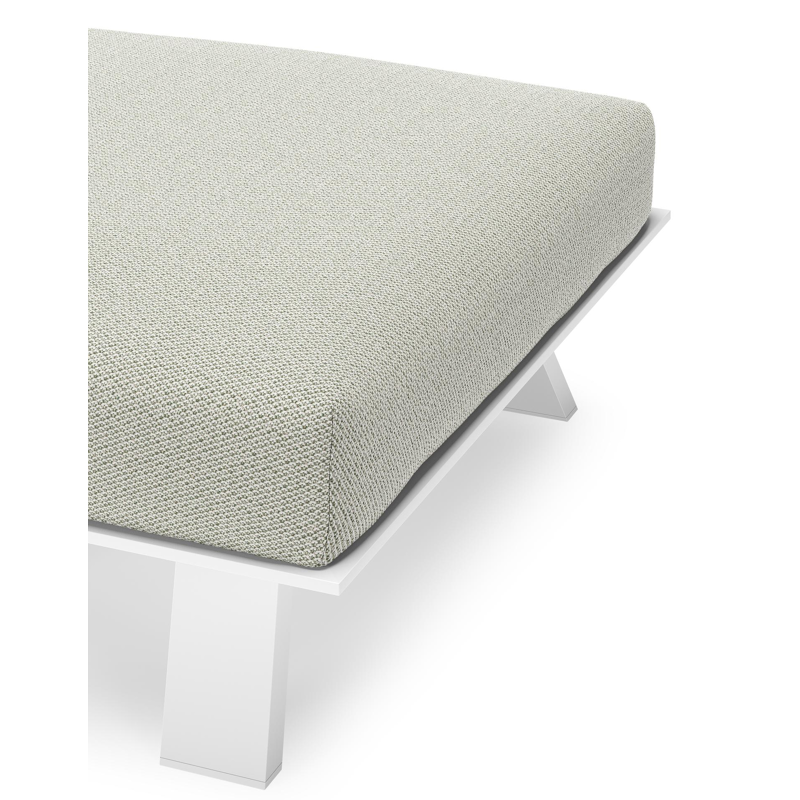 Cesano poef in wit aluminium met lopi bud all weather Sunbrella® luxe kussen