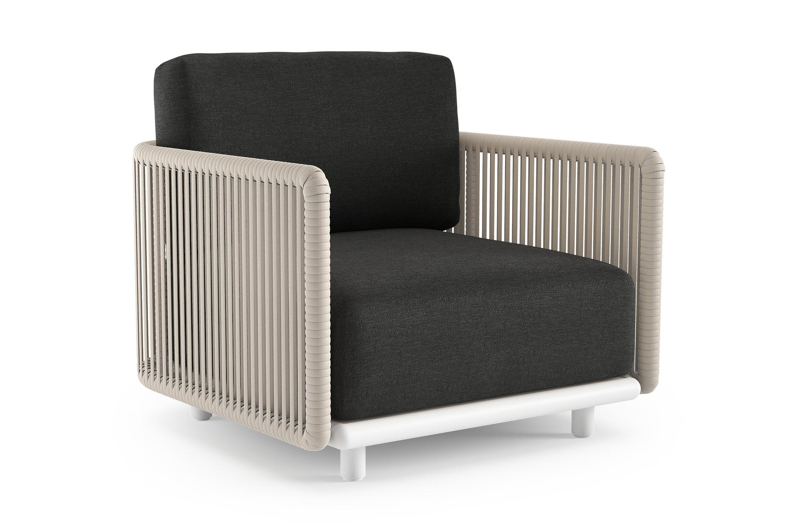 Organo loungestoel in wit aluminium en beige verticaal geweven luxe vlakke rope met chartres sooty all weather Sunbrella® luxe kussen