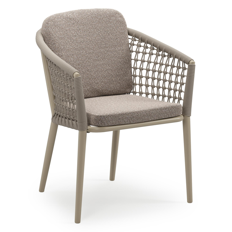 Chaise de jardin empilable Orso en aluminium beige et corde ronde tissée résille beige avec coussin en All Weather Sunbrella® Luxe Wander Manioc