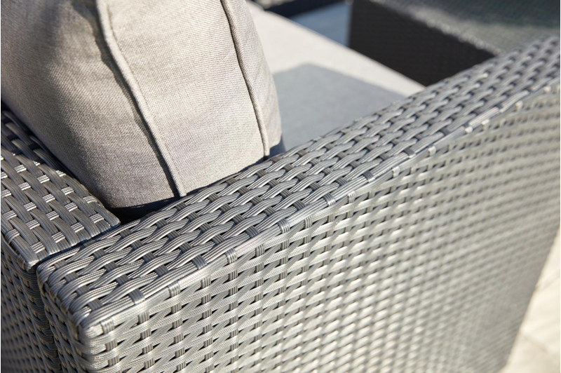 Gio loungehoek in zwart wicker en aluminium met grijs polyester kussen en loungetafel