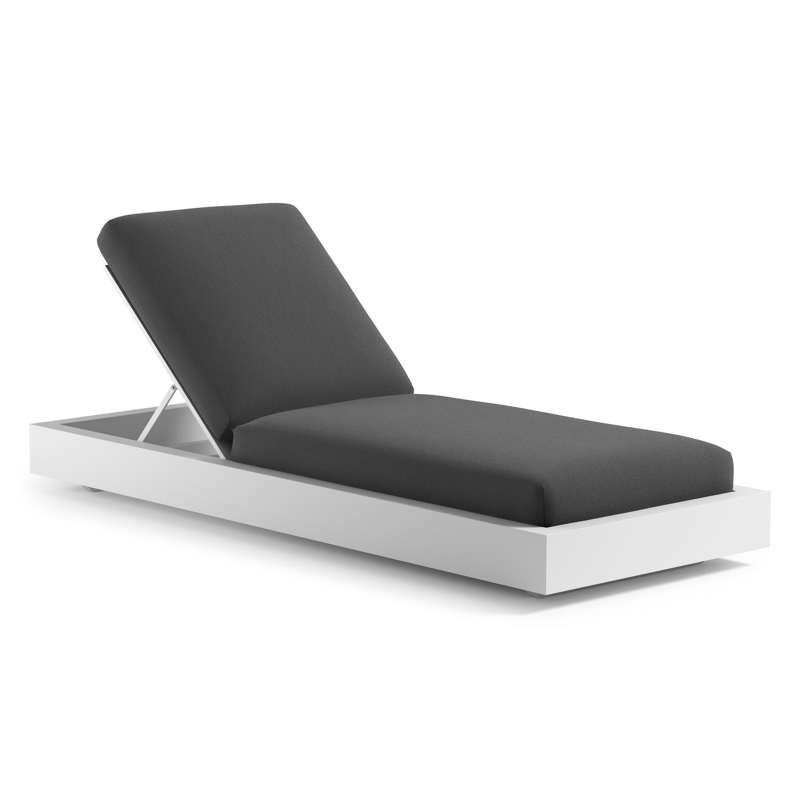 Como verstelbaar ligbed in wit aluminium met lopi shadow all weather Sunbrella® luxe kussen