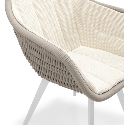 Pagino tuinstoel in wit aluminium en beige verticaal geweven ronde rope met zitkussen in All Weather Cosytica Althea Off White