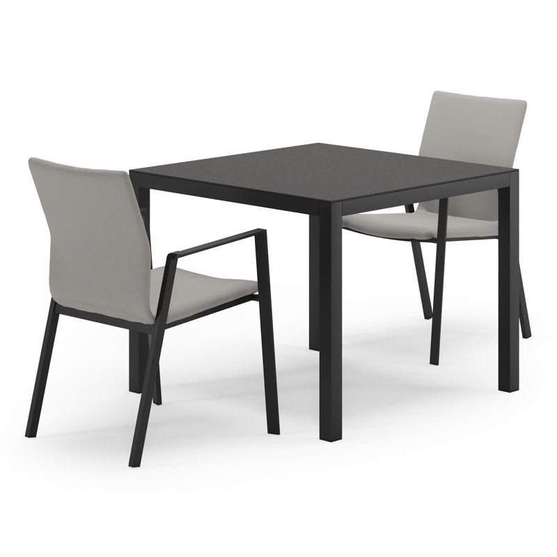 Feltro tuinset in zwart aluminium en sintered stone Notte minerale met 2 Madura tuinstoelen