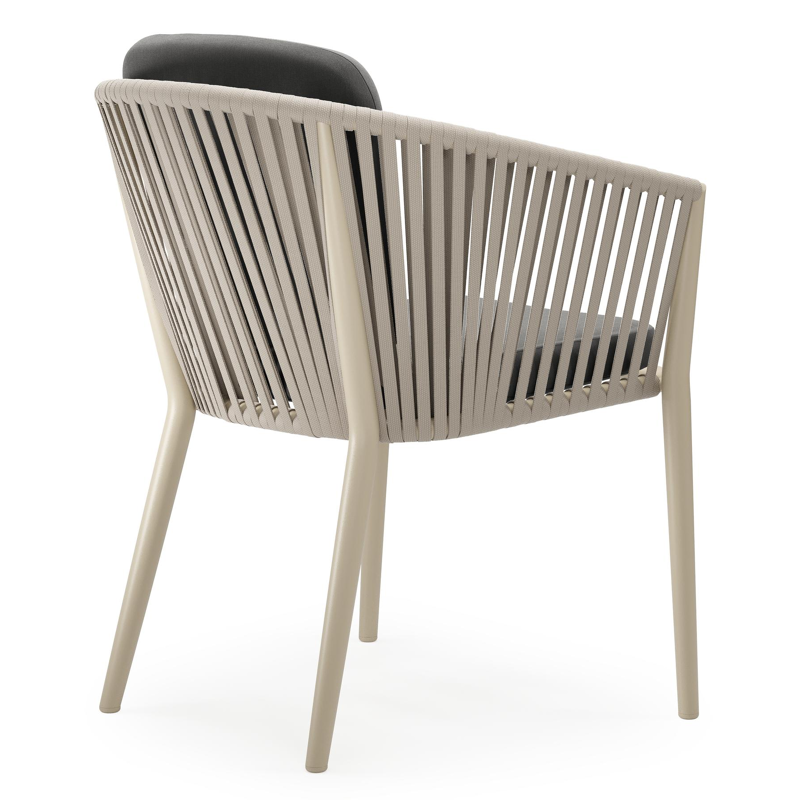 Chaise de jardin Orso en aluminium beige et corde plate tissée verticalement beige avec coussin en All Weather Sunbrella® Luxe Natte Charcoal Chine