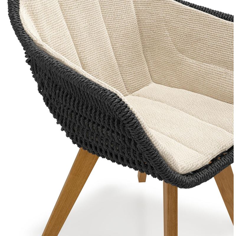 Pagino tuinstoel in teak en zwart ronde wicker met zitkussen in All Weather Cosytica Althea Chalk