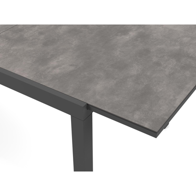 Oviedo tuinset met verlengbare tafel in zwart aluminium en grijs keramische print tafelblad met 8 stapelbare Bahia tuinstoelen