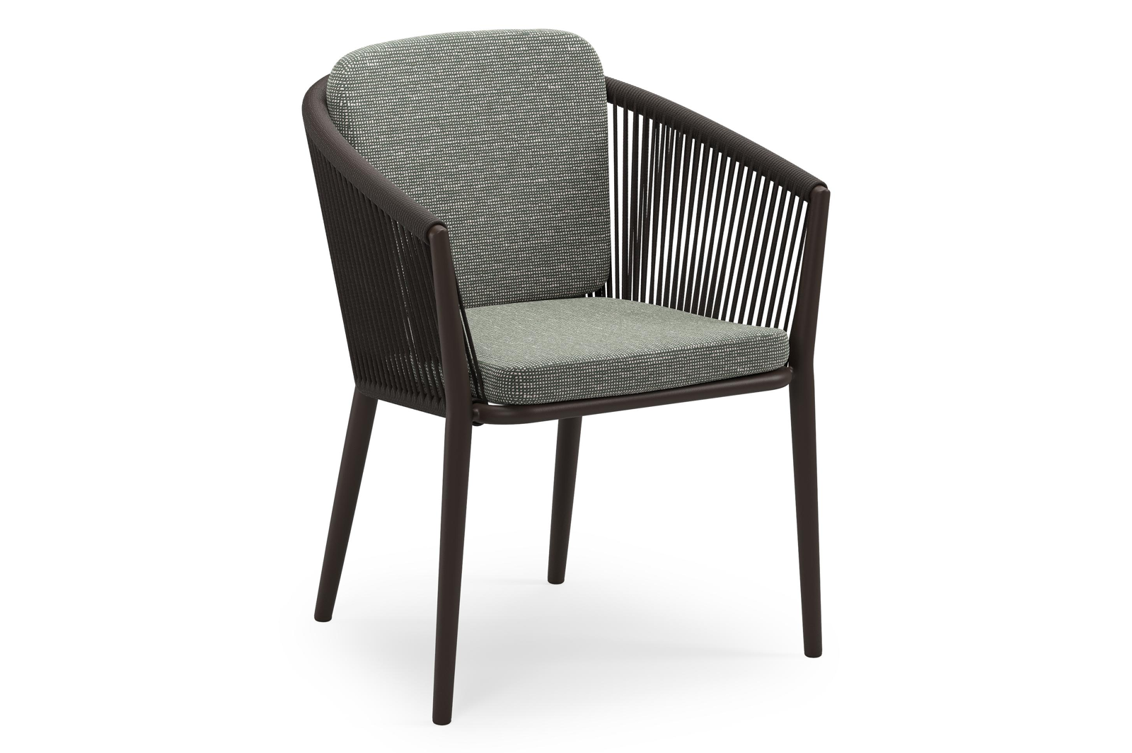 Orso stapelbare tuinstoel in donkerbruin aluminium en donkerbruin verticaal geweven ronde rope met stoelkussen in All Weather Sunbrella® Luxe Slow Fern