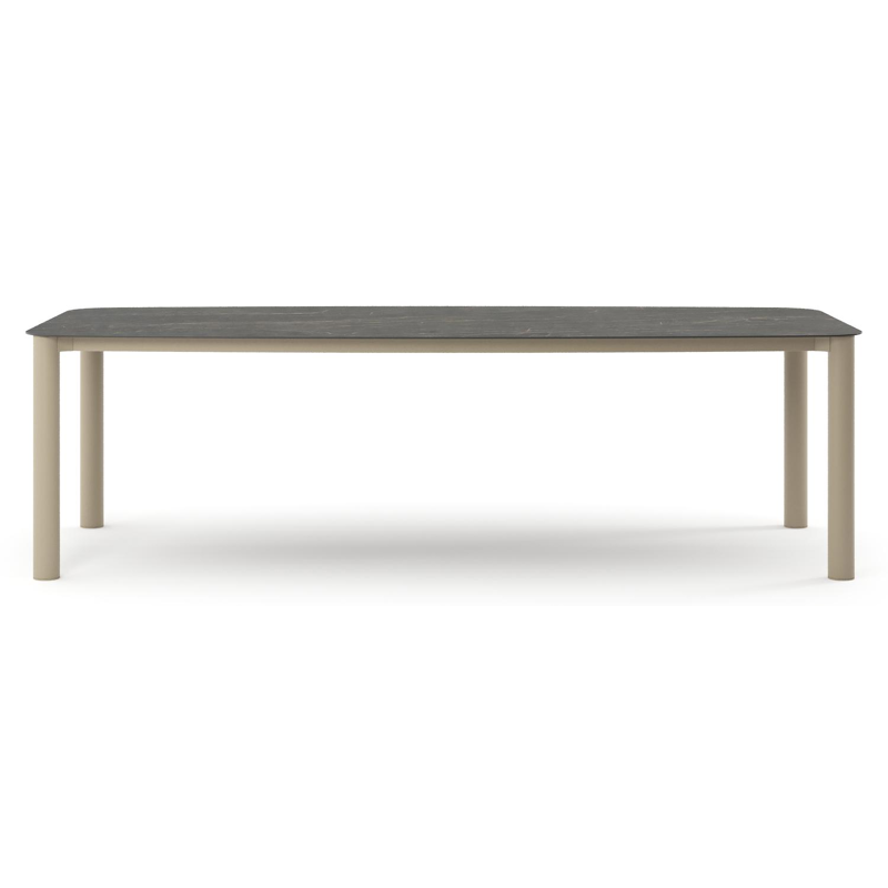 Table de jardin Orso forme de bateau en aluminium beige et céramique pleine Black Obsession - Lg. 255 x Lrg. 115 x Haut. 74.5 cm