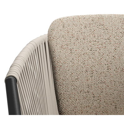 Orso tuinstoel in zwart aluminium en beige verticaal geweven vlakke rope met zitkussen in All Weather Cosytica Bora Jungle