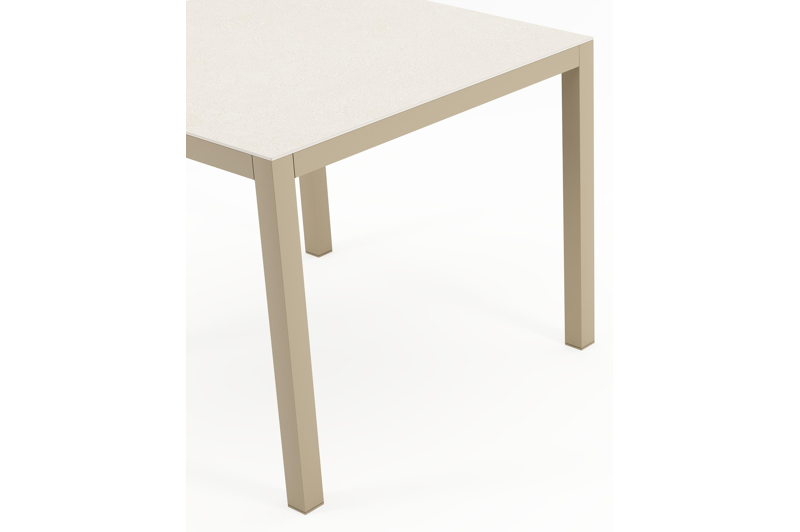 Feltro tuintafel vierkant in beige aluminium en Crema Minerale sintered stone - L 92 x B 92 x H 74.5 cm