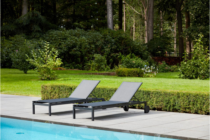 Set van 2 verstelbare Caravelle ligbedden in zwart aluminium en zwart textileen