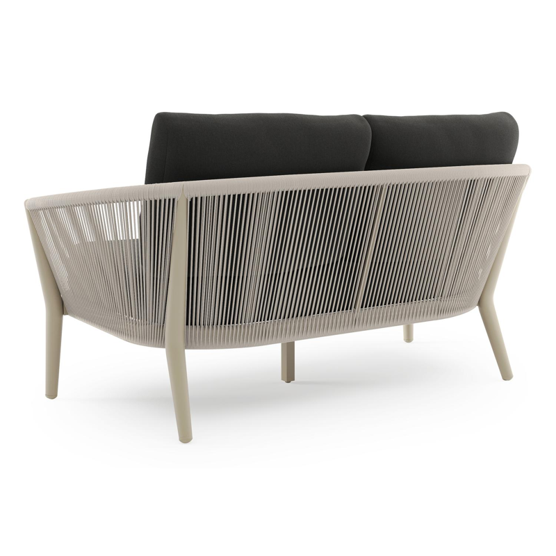 Orso loungebank in beige aluminium en beige verticaal geweven ronde rope met Natte Sooty all weather sunbrella® luxe kussen