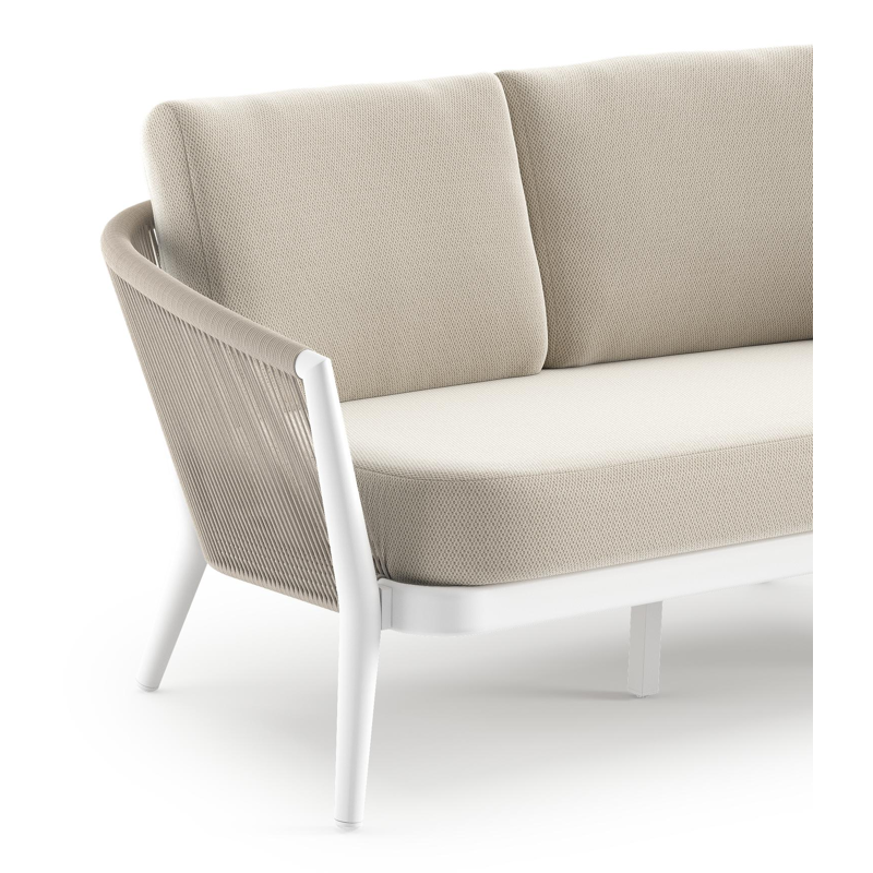 Orso loungebank in wit aluminium en beige verticaal geweven ronde rope met Lopi Marble all weather sunbrella® luxe kussen