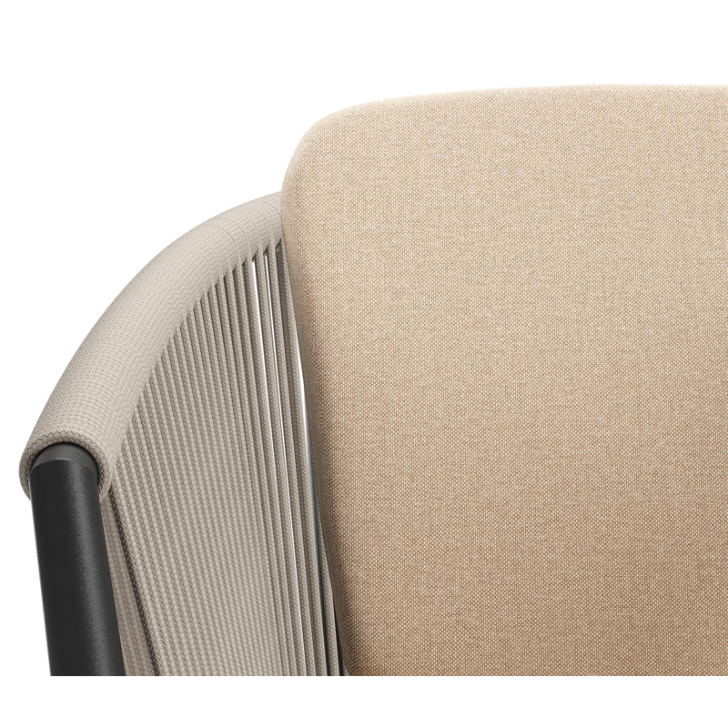 Orso tuinstoel in zwart aluminium en beige verticaal geweven ronde rope met zitkussen in All Weather Sunbrella® Luxe Natte Heather Beige