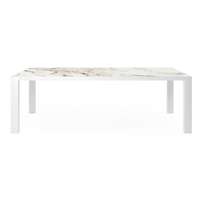 Table de jardin Nano en aluminium blanc et céramique pleine calacatta luxe - Lg 240 x Larg. 148 x H 74 cm