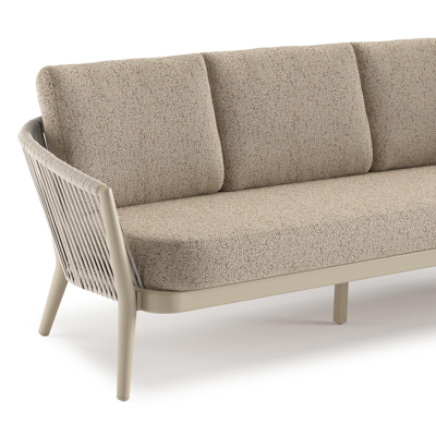 Orso loungeset in beige aluminium en beige verticaal geweven ronde rope met Bora Jungle all weather cosytica kussen