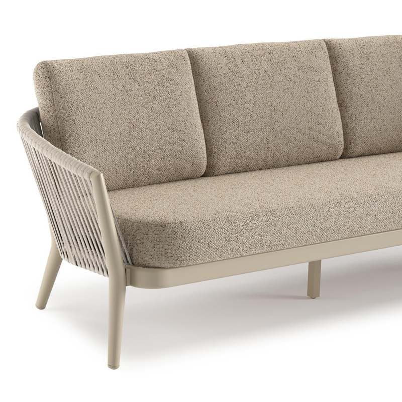 Orso loungeset in beige aluminium en beige verticaal geweven ronde rope met Bora Jungle all weather cosytica kussen