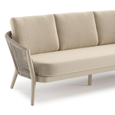 Orso loungebank in beige aluminium en beige verticaal geweven ronde rope met Althea Chalk all weather cosytica kussen