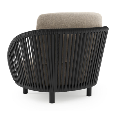 Lupino loungestoel in zwart aluminium en zwart verticaal geweven luxe vlakke brede rope met chartres pewter all weather sunbrella® luxe kussen