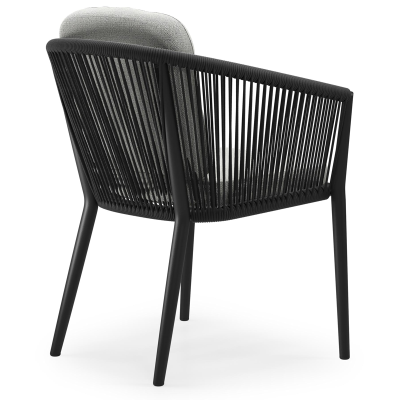 Orso tuinstoel in zwart aluminium en zwart verticaal geweven ronde rope met luxe zitkussen in All Weather Sunbrella® Luxe Savane Nimbus